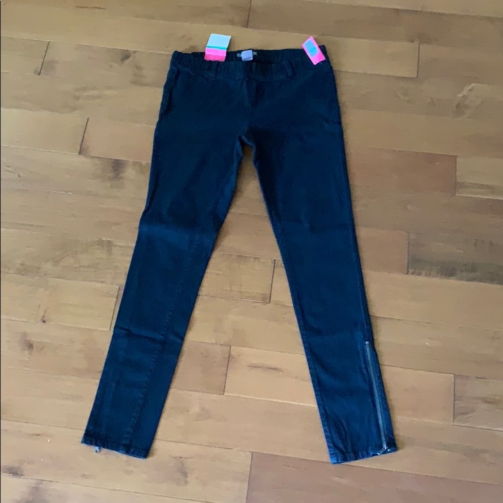 🛍 2 for $20 NWT Black Skinny Zipper Jeggings